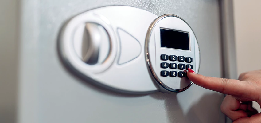 Jewelry Safe Cracking in August, California